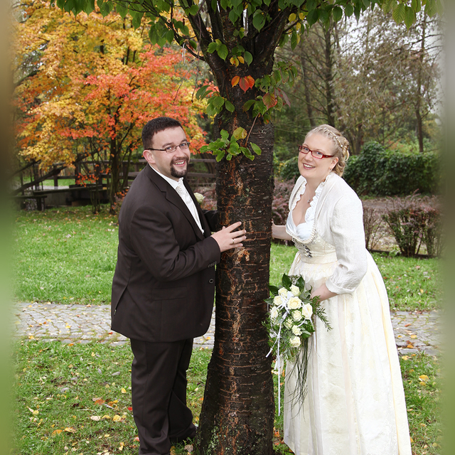 Paar mit Baum